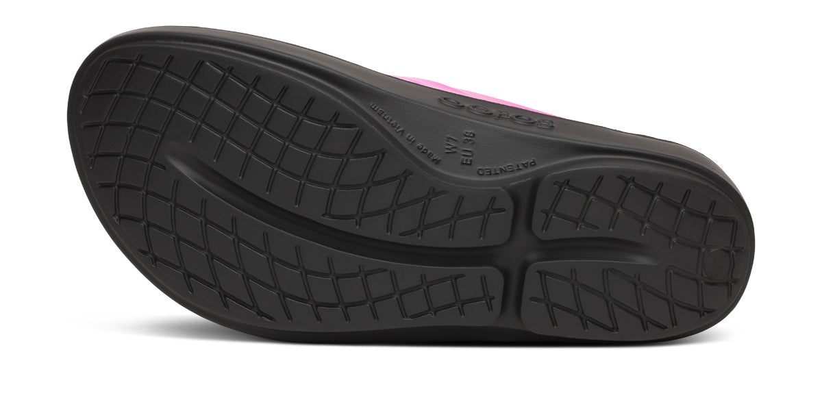 Women's OOlala Luxe Sandal - Frosted Fuchsia - Image 7