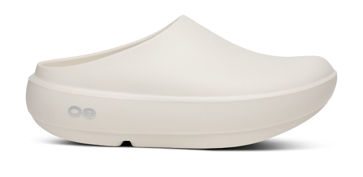 Alternative view of Men's Cloog PLUS Clog - Chalk