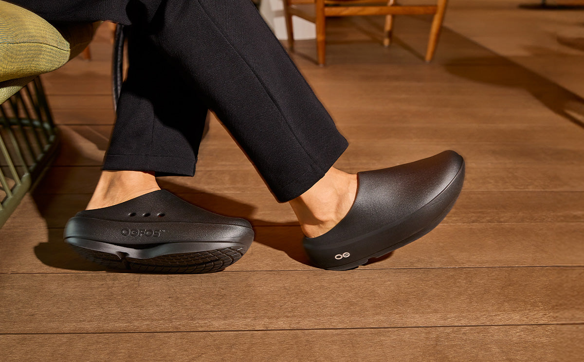 Men's Cloog PLUS Clog - Black - Image 9