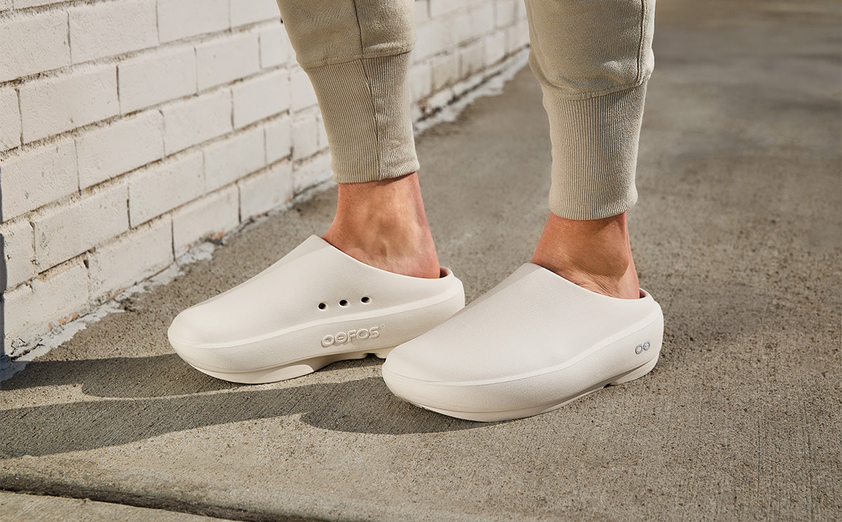 Men's Cloog PLUS Clog - Chalk - Image 9
