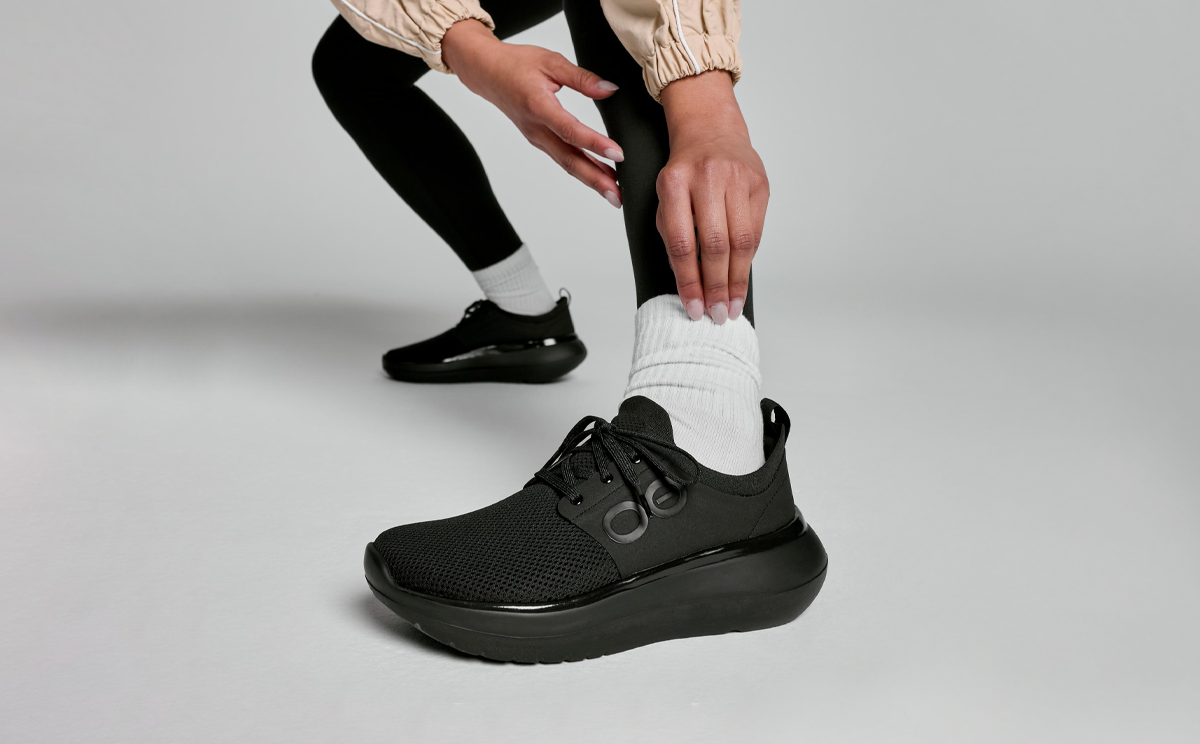 Women's OOmy Stride - Black - Image 8