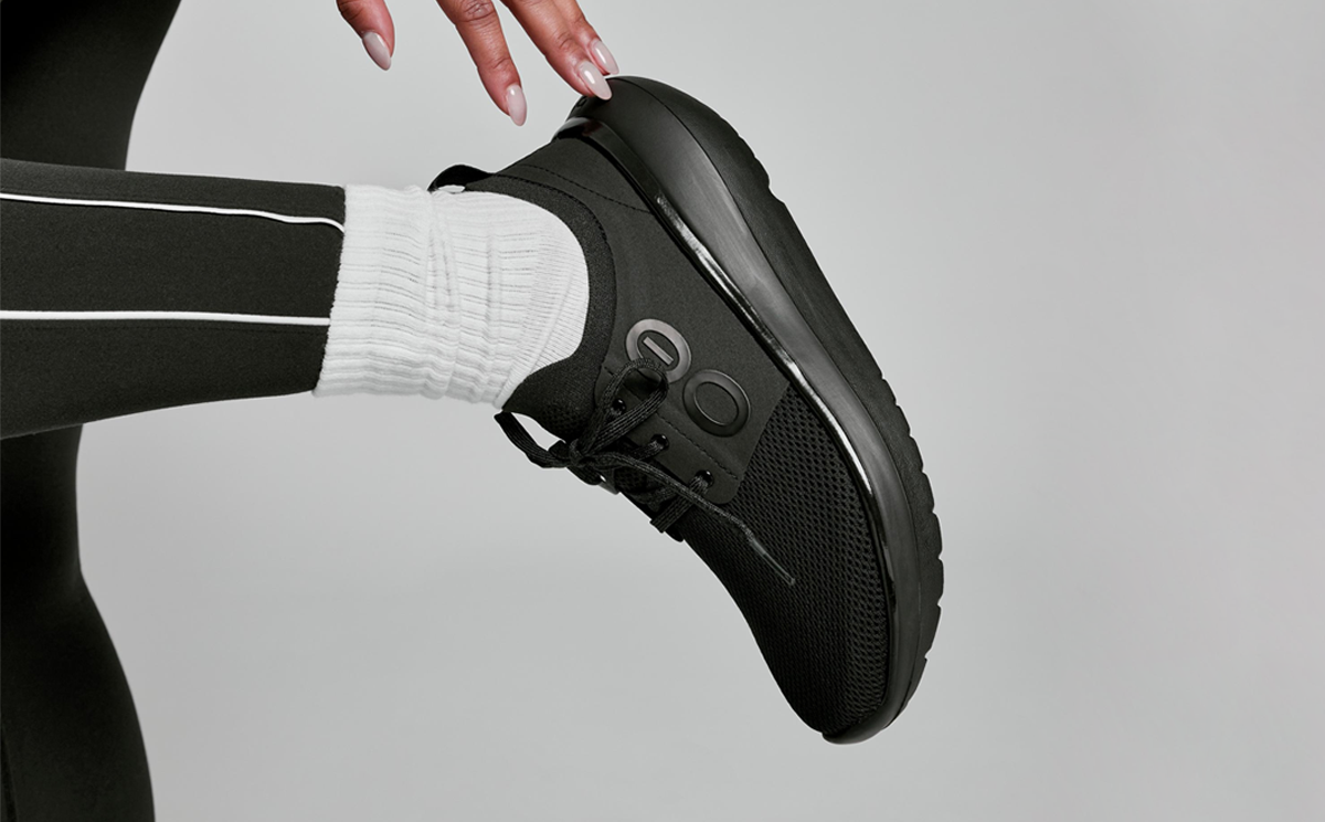 Women's OOmy Stride - Black - Image 9